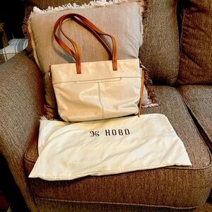 HOBO Cream and Tan Hobo Bag with Structured Elegance